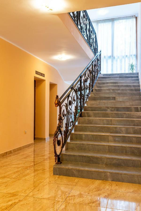 Hotel Bendida Panichishte Buitenkant foto
